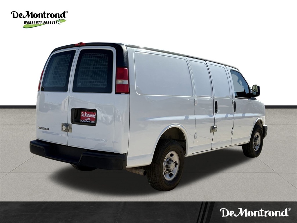 2009 Chevrolet Express 2500 Work Van - 4