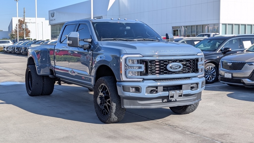 2023 Ford F-350 Super Duty Lariat Crew Cab LB DRW 4WD