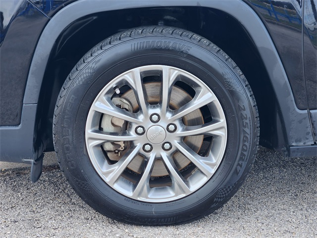 2019 Jeep Cherokee Latitude Plus Black at AutoSavvy Houston Northwest