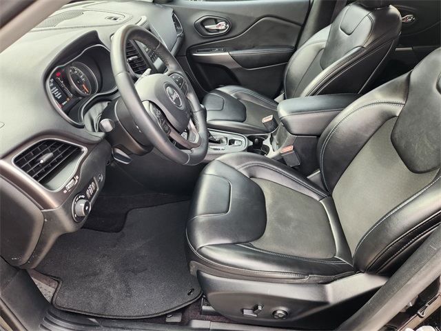 2019 Jeep Cherokee Latitude Plus Black at AutoSavvy Houston Northwest