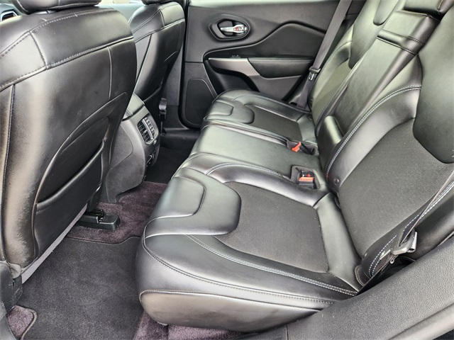 2019 Jeep Cherokee Latitude Plus Black at AutoSavvy Houston Northwest
