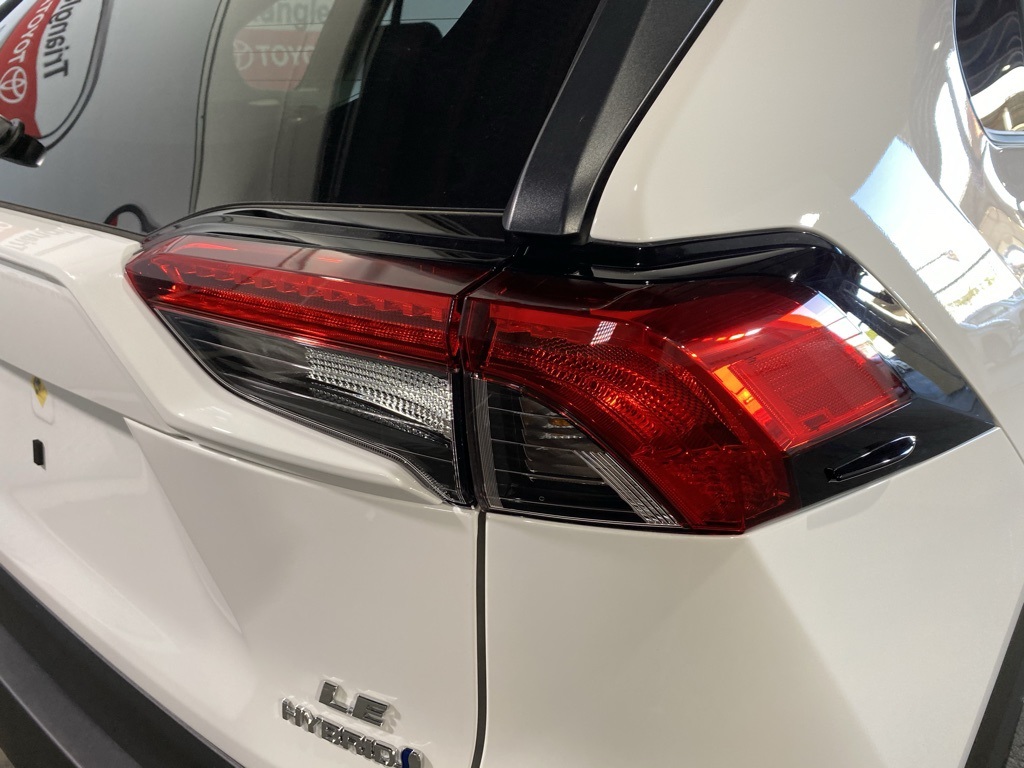 Thumbnail: 2025 Toyota RAV4 - 15