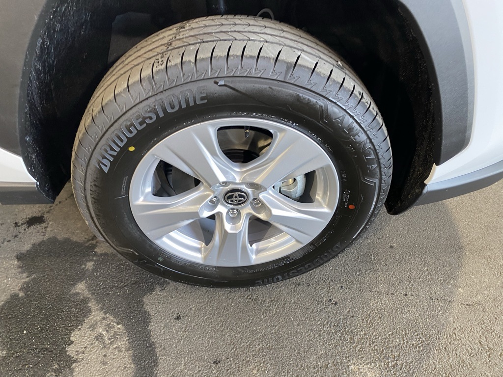 Thumbnail: 2025 Toyota RAV4 - 8