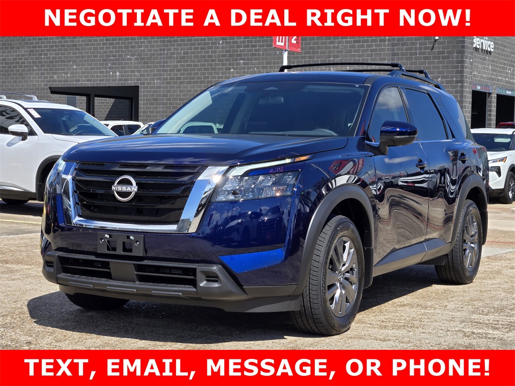 2025 Nissan Pathfinder SV