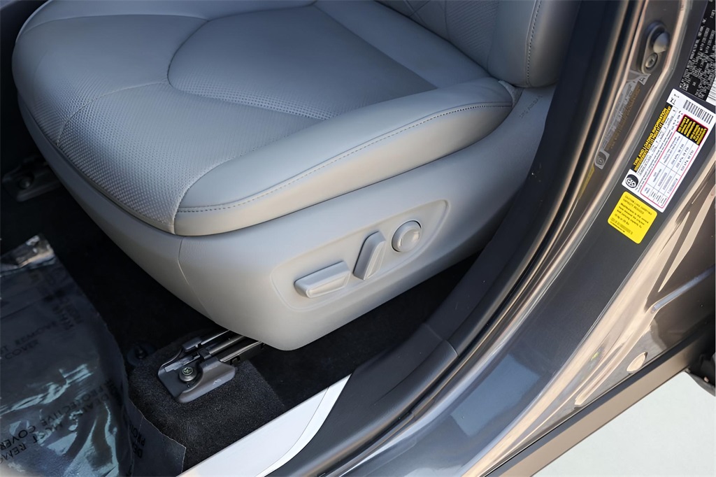 Used Car 2025 Toyota Highlander  Platinum For Sale Under $60,000 In Austin, Texas