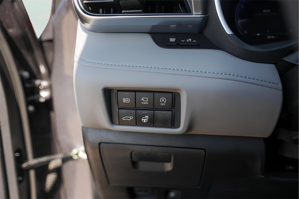 Used Car 2025 Toyota Highlander  Platinum For Sale Under $60,000 In Austin, Texas