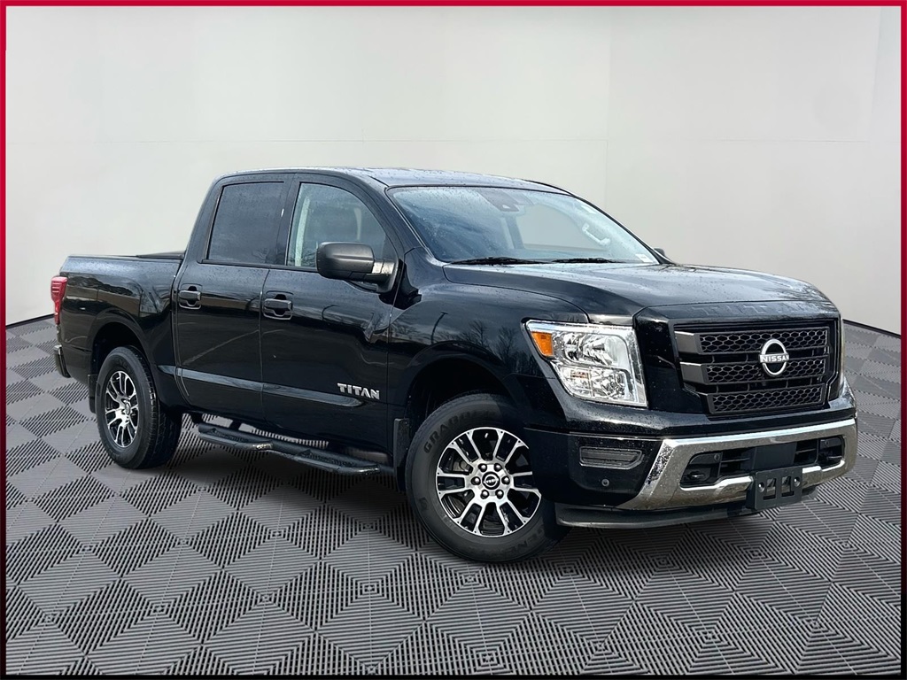 2023 Nissan Titan SV Crew Cab 4WD