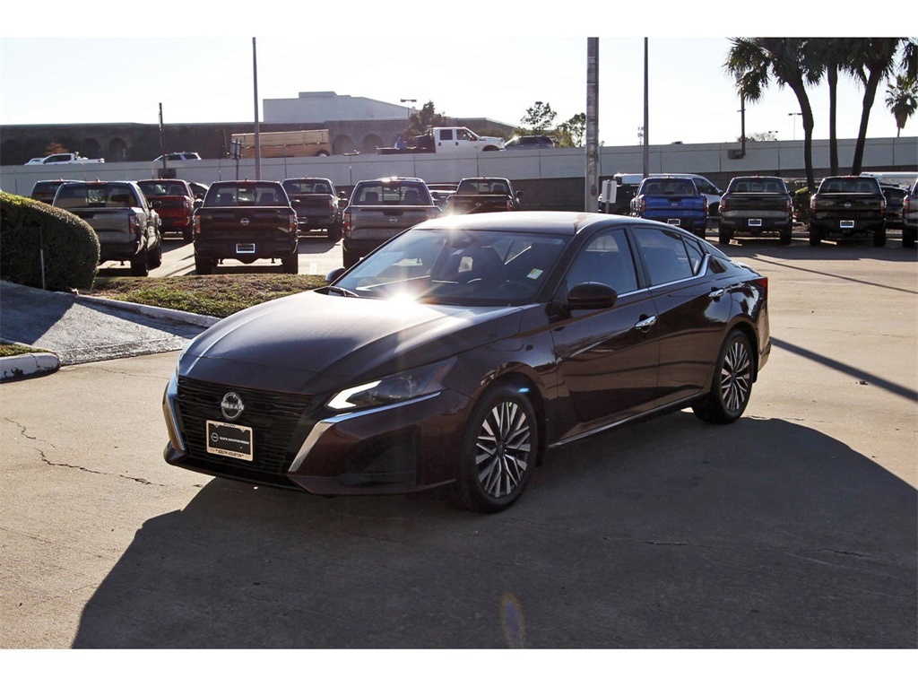 2023 Nissan Altima 2.5 SV - 1