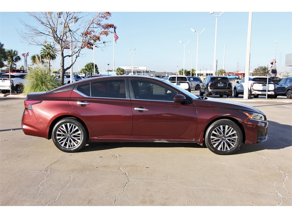 2023 Nissan Altima 2.5 SV - 4