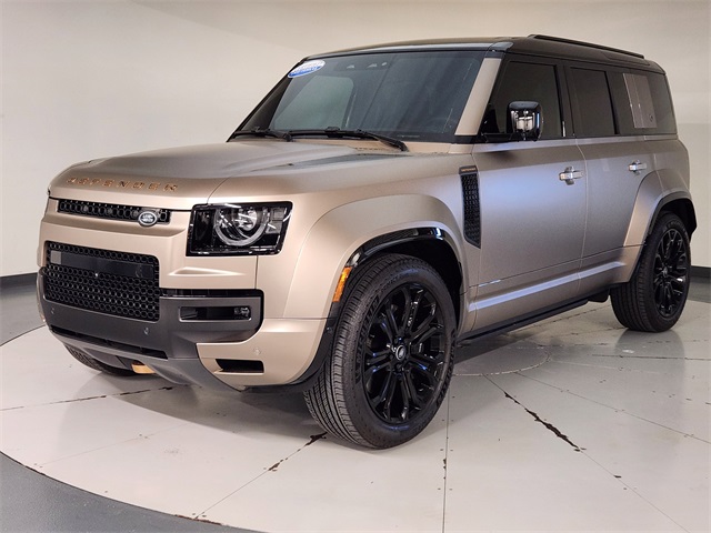 2025 Land Rover Defender 110 P635 OCTA AWD