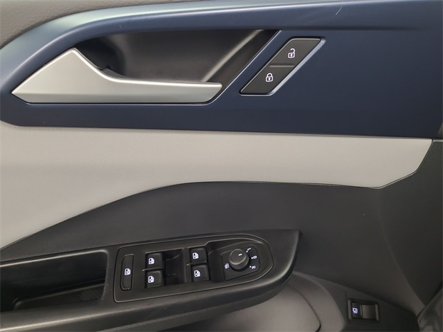 2023 – Volkswagen – Taos