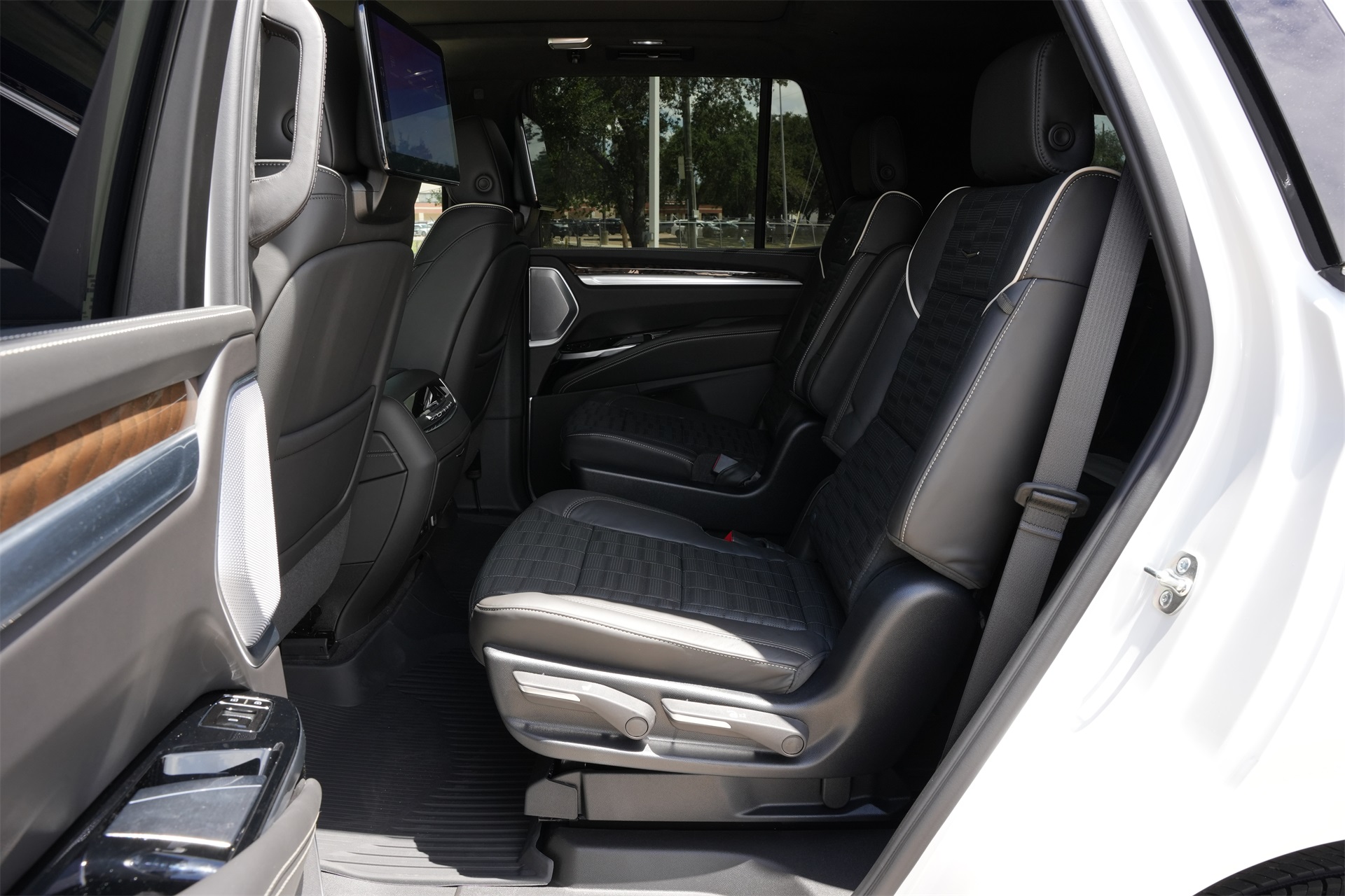 2025 Cadillac Escalade Premium Luxury Platinum White at Tom Peacock Cadillac