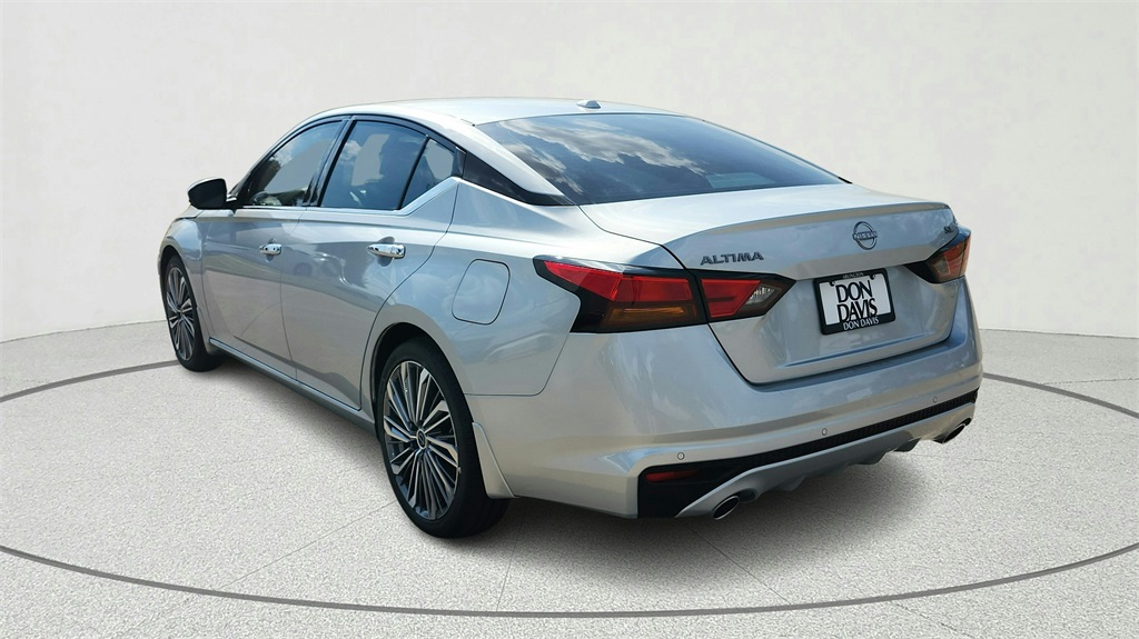 2025 Nissan Altima