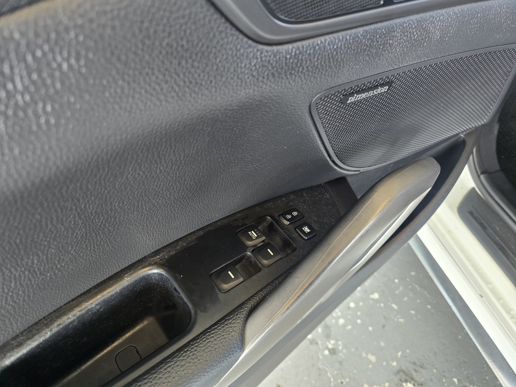 Thumbnail: 2017 Hyundai Veloster - 17