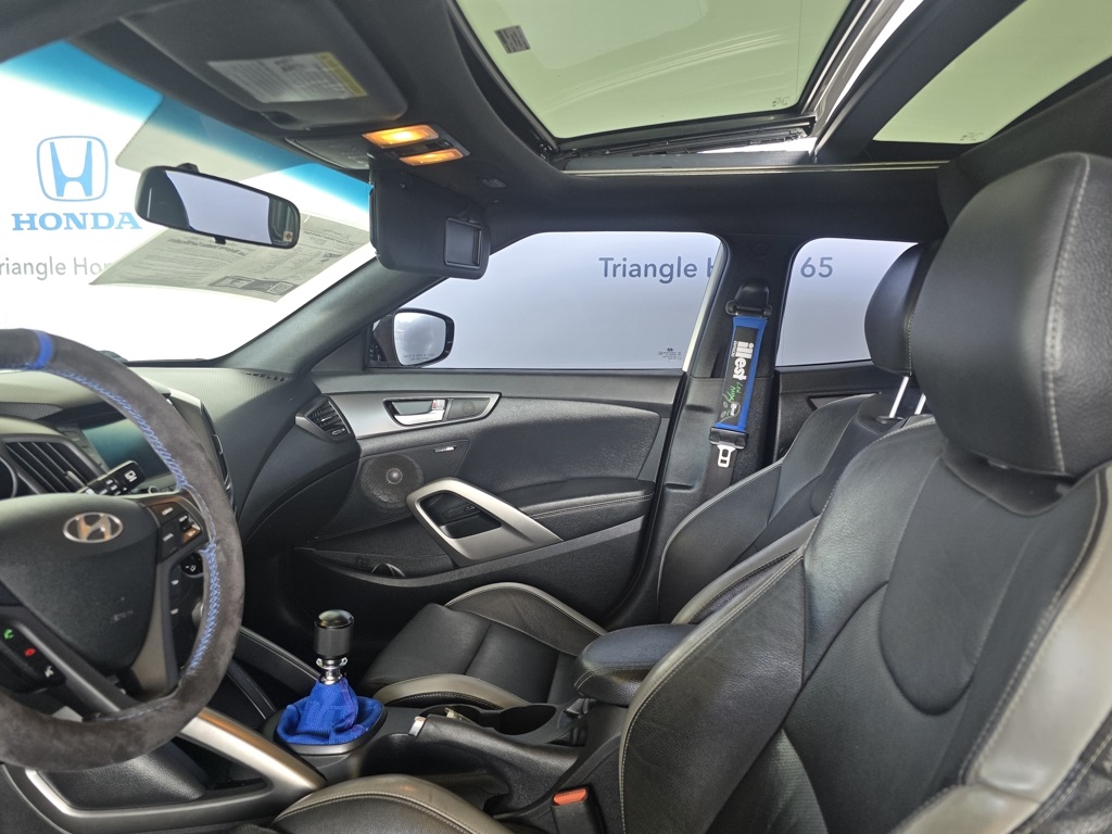 Thumbnail: 2017 Hyundai Veloster - 9