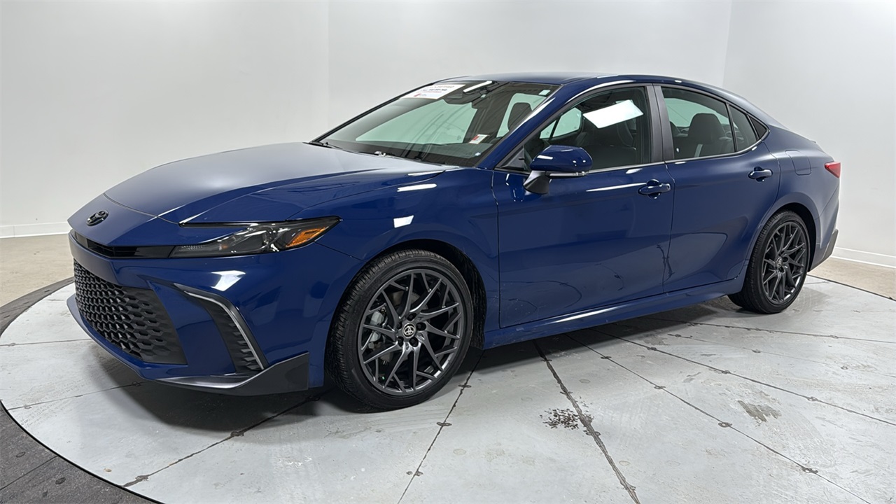 2025 Toyota Camry SE FWD