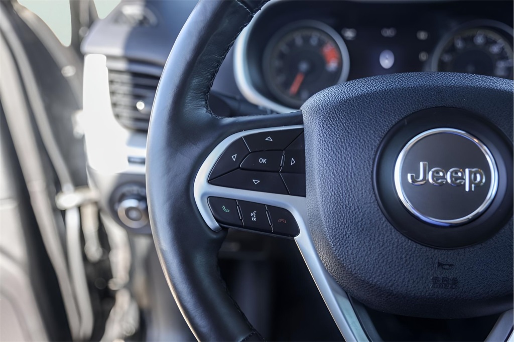 Used Car 2018 Jeep Cherokee  Trailhawk For Sale Under $20,000 In Austin, Texas