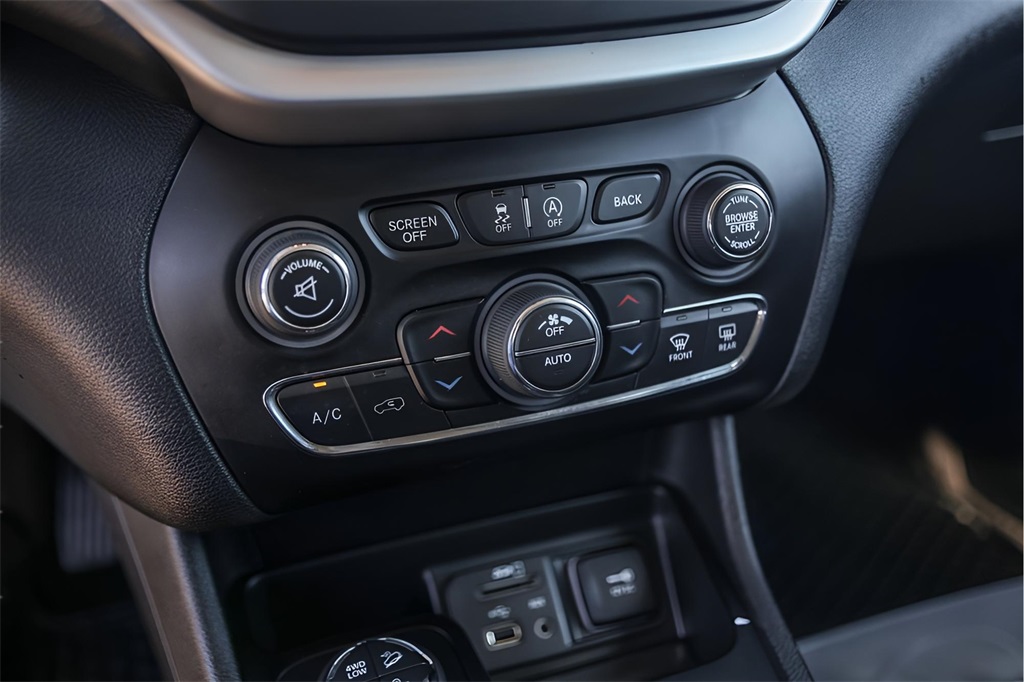 Used Car 2018 Jeep Cherokee  Trailhawk For Sale Under $20,000 In Austin, Texas