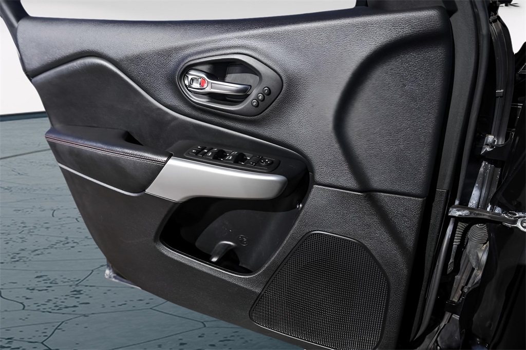 Used Car 2018 Jeep Cherokee  Trailhawk For Sale Under $20,000 In Austin, Texas