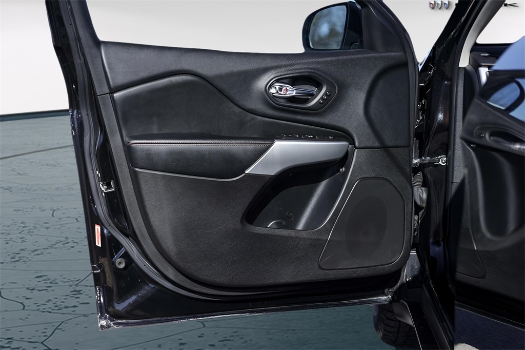 Used Car 2018 Jeep Cherokee  Trailhawk For Sale Under $20,000 In Austin, Texas