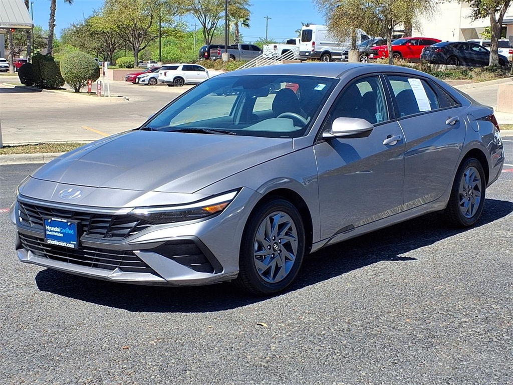 2024 Hyundai Elantra SEL FWD
