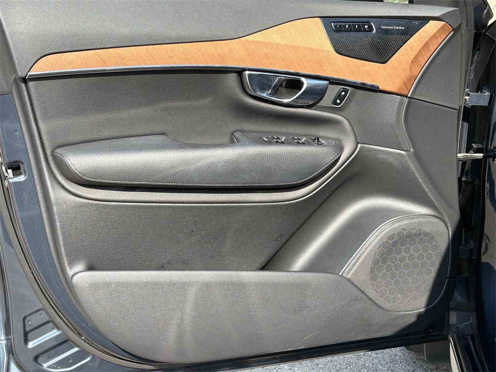 2022 Volvo XC90 Recharge Plug-In Hybrid T8 Inscription Expression 6 Passenger - 9