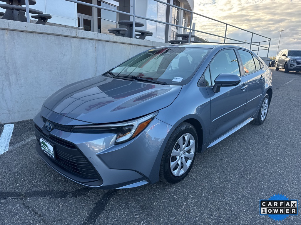 2023 Toyota Corolla Hybrid LE photo 2