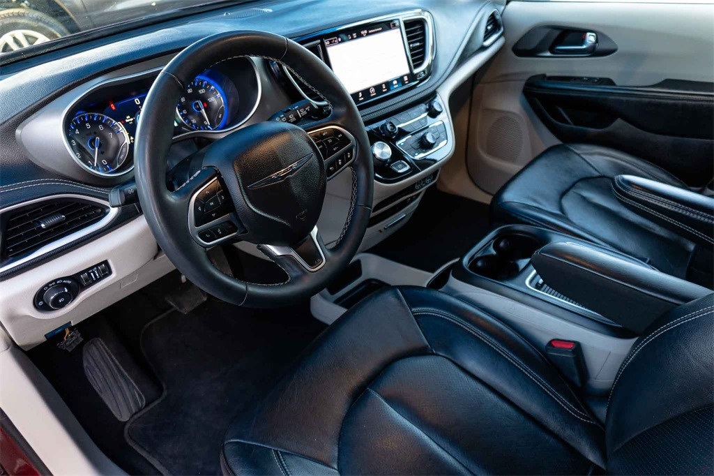 Used Car 2022 Chrysler Pacifica  Touring L For Sale Under $30,000 In San Marcos, Texas