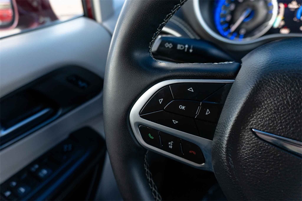 Used Car 2022 Chrysler Pacifica  Touring L For Sale Under $30,000 In San Marcos, Texas