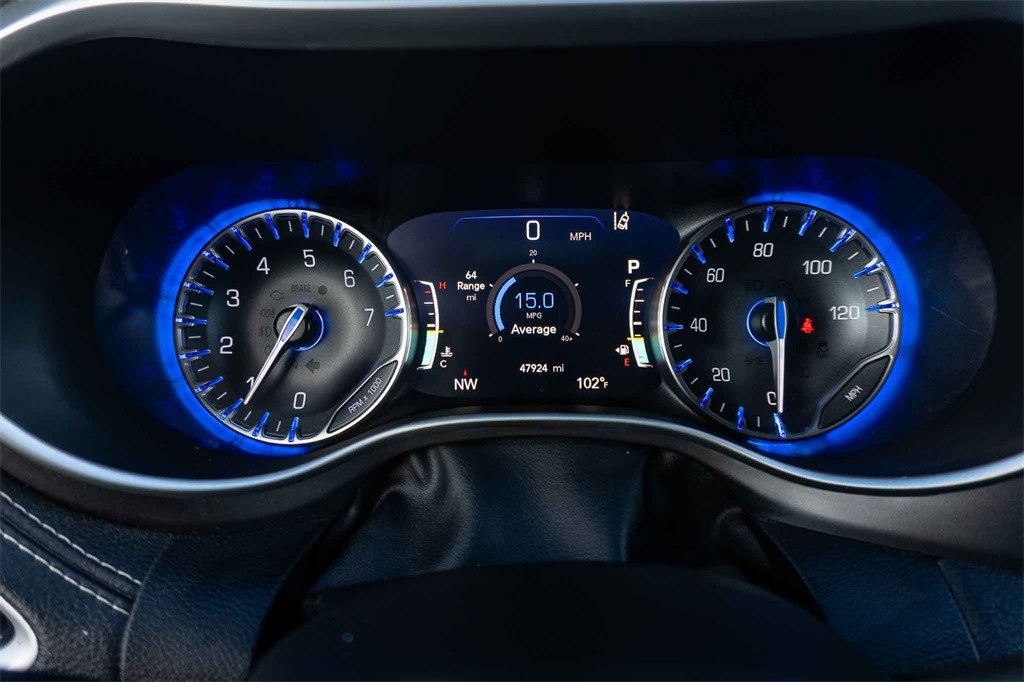 Used Car 2022 Chrysler Pacifica  Touring L For Sale Under $30,000 In San Marcos, Texas