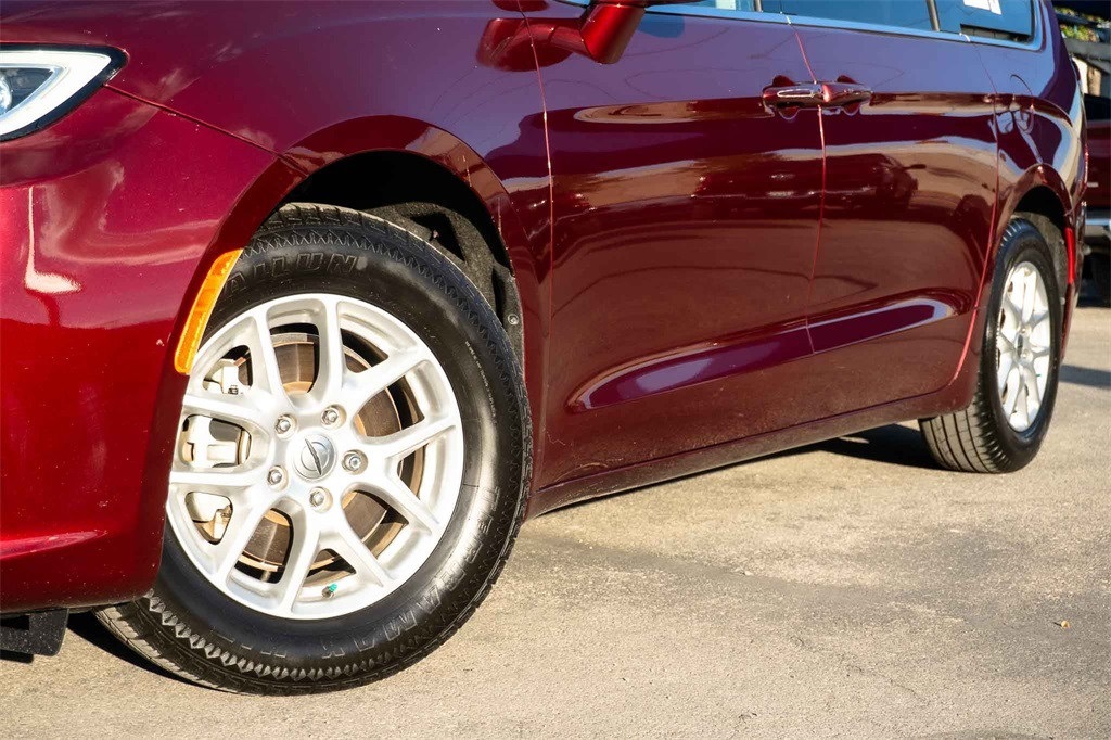 Used Car 2022 Chrysler Pacifica  Touring L For Sale Under $30,000 In San Marcos, Texas