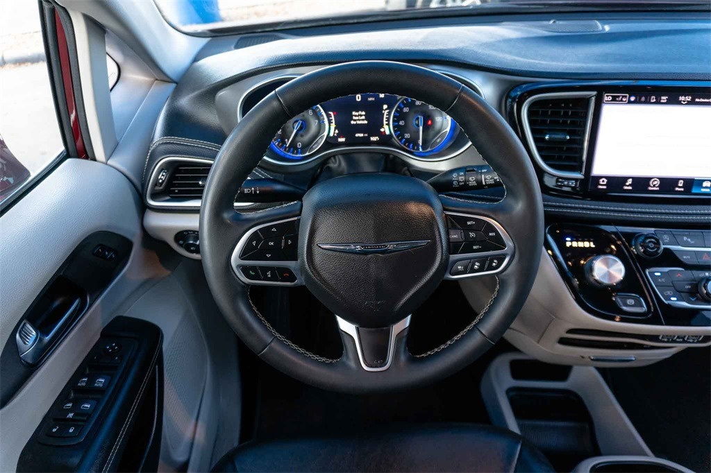 Used Car 2022 Chrysler Pacifica  Touring L For Sale Under $30,000 In San Marcos, Texas