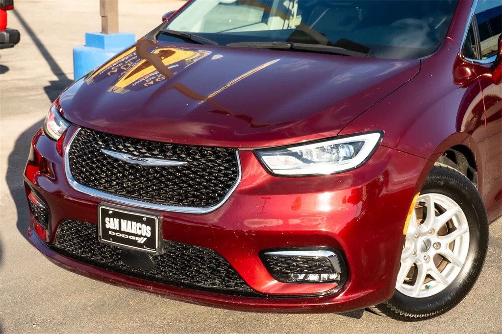 Used Car 2022 Chrysler Pacifica  Touring L For Sale Under $30,000 In San Marcos, Texas