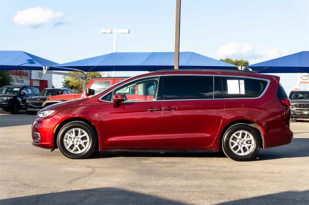 Used Car 2022 Chrysler Pacifica  Touring L For Sale Under $30,000 In San Marcos, Texas