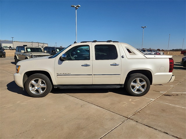 Used Car 2013 Chevrolet Avalanche 1500  Ltz For Sale Under $25,000 In Plainview, Texas