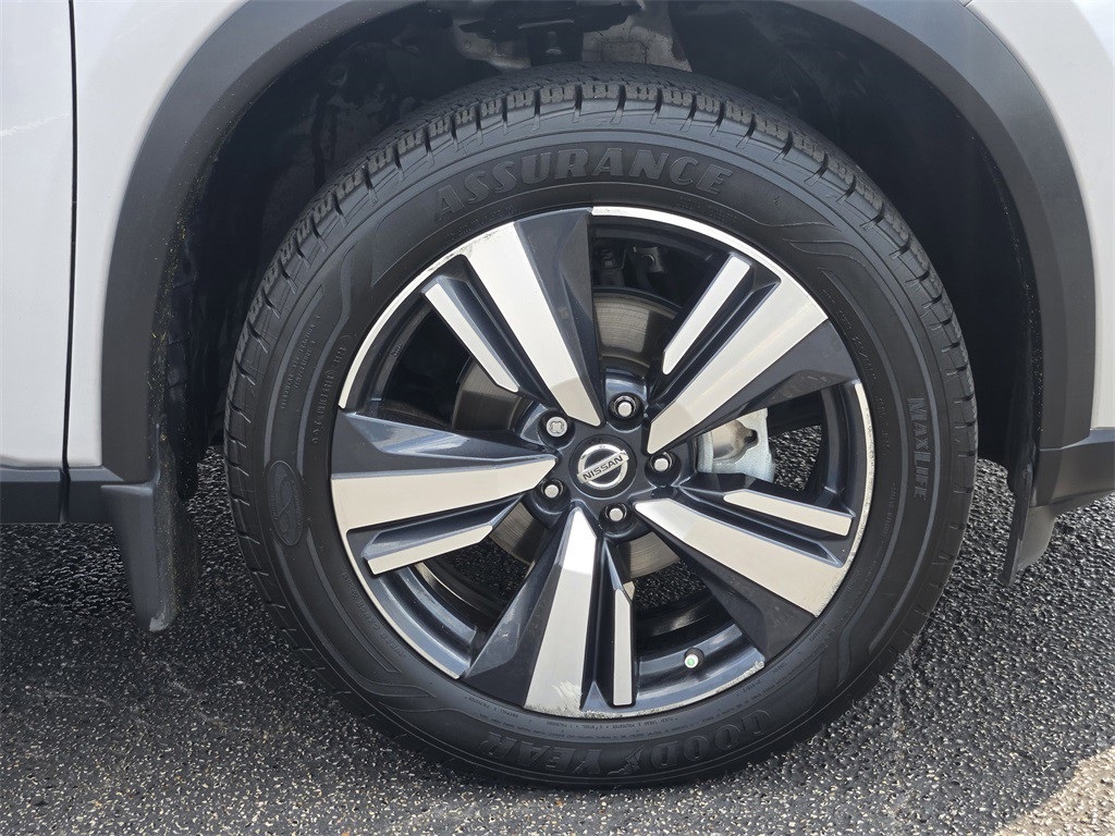 2021 Nissan Rogue SL - 9