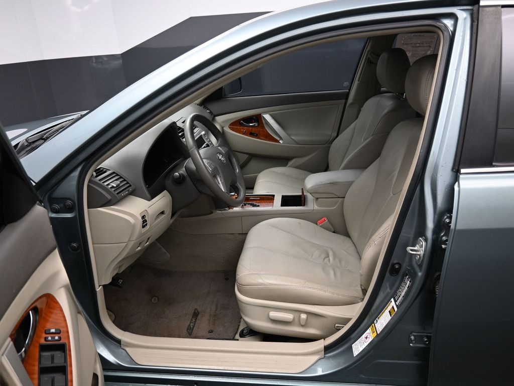 Used 2011 Toyota Camry Hybrid Base with VIN 4T1BB3EK0BU130382 for sale in Kansas City