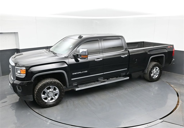 2017 GMC Sierra 3500HD Denali Crew Cab LB DRW 4WD