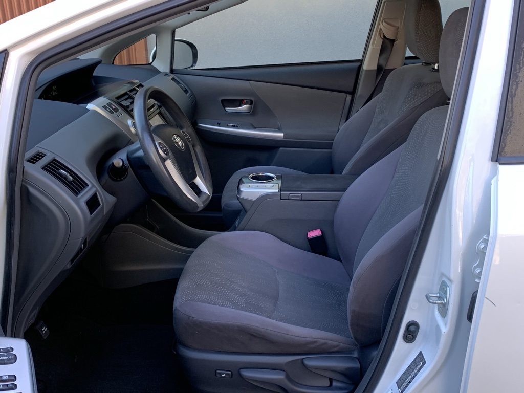 2014 Toyota Prius V Two photo 2
