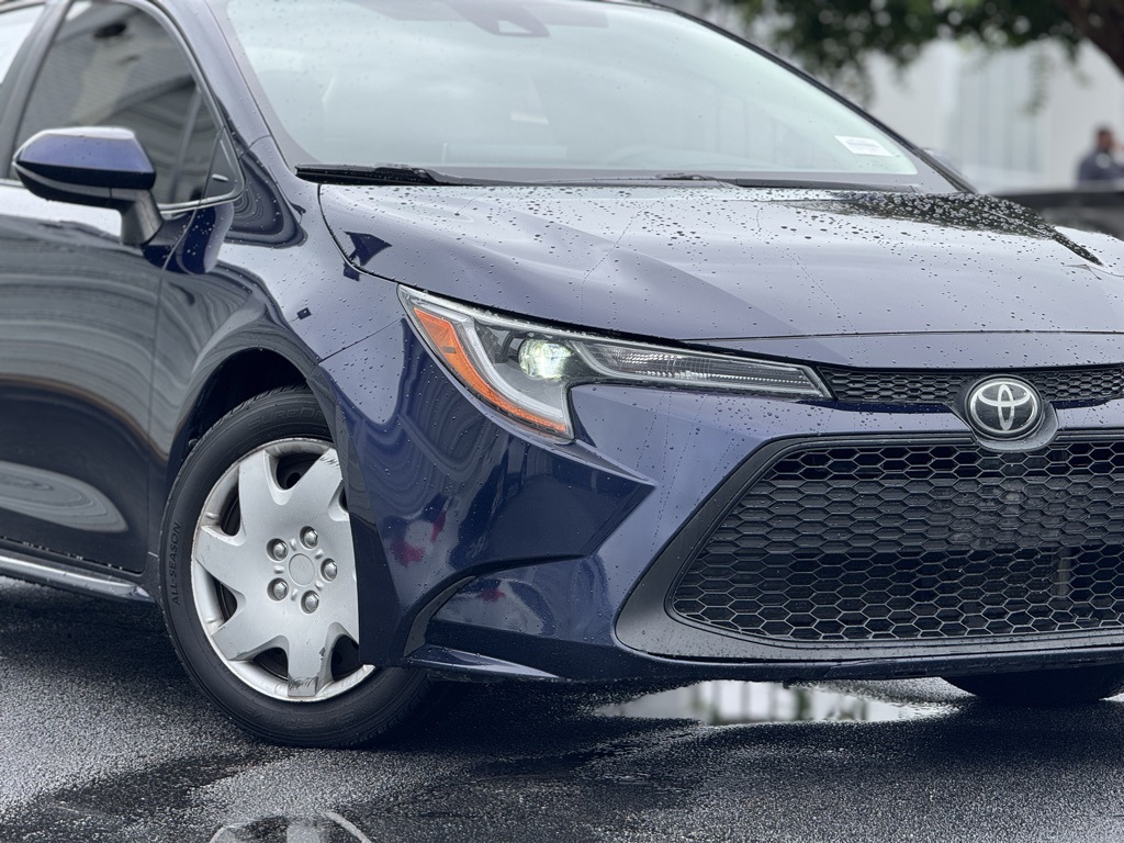 2020 Toyota Corolla LE photo 2