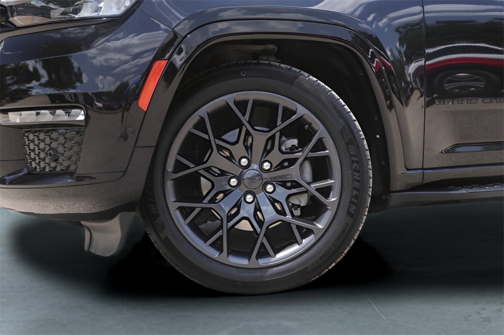 Used Car 2023 Jeep Grand Cherokee L  Summit For Sale Under $50,000 In Austin, Texas