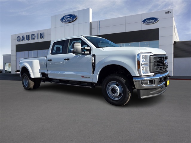 2026 Ford F-350 Super Duty XL's photo