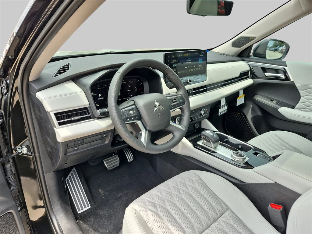 2025 Mitsubishi Outlander SEL - 8