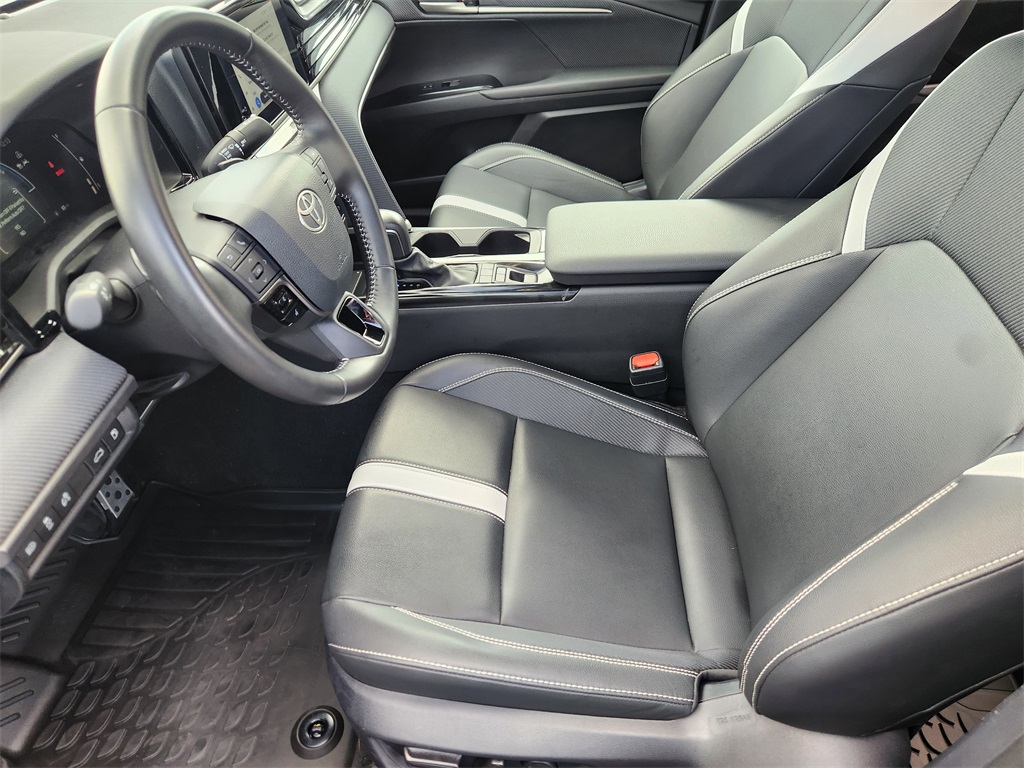 2025 Toyota Camry SE - 10