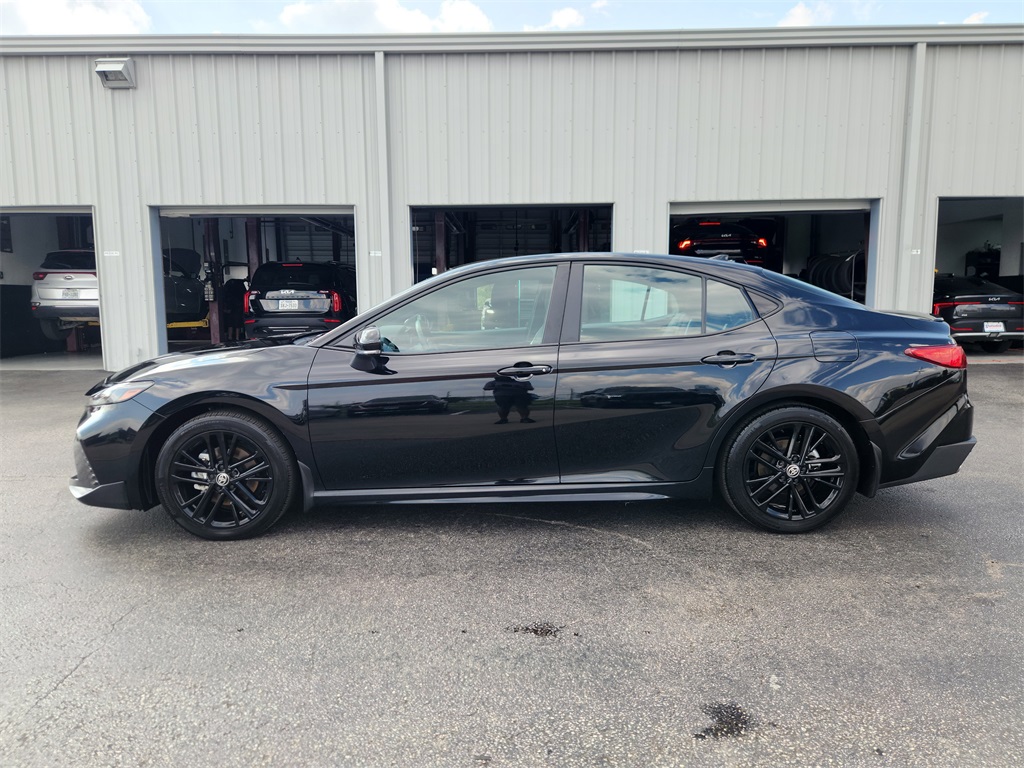 2025 Toyota Camry SE - 3