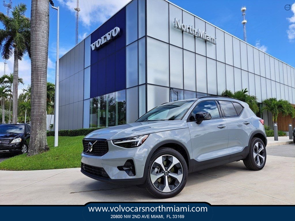 2026 Volvo XC40 Plus's photo