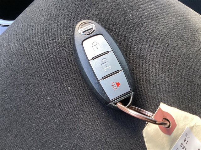 Used Car 2014 Nissan Pathfinder  S For Sale Under $10,000 In San Antonio, Texas