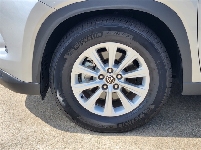 2025 Toyota Grand Highlander XLE Silver at Don McGill Toyota