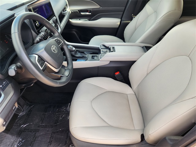 2025 Toyota Grand Highlander XLE Silver at Don McGill Toyota