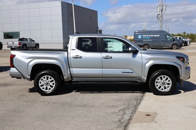 2025 Toyota Tacoma SR5 - 3